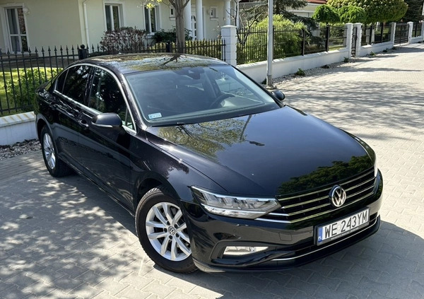 Volkswagen Passat cena 74899 przebieg: 168000, rok produkcji 2020 z Opatów małe 667